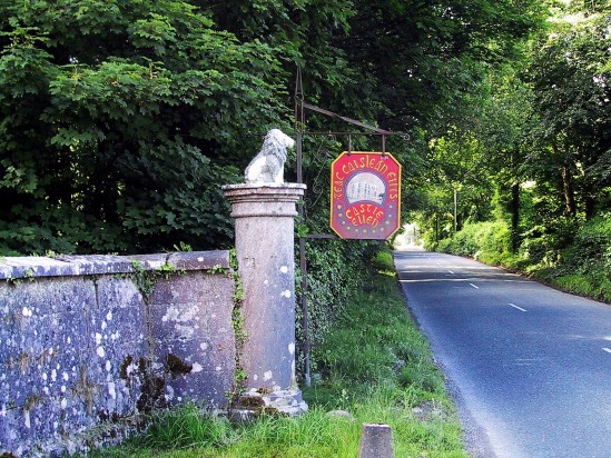 Castle Ellen road sign - Public Domain Photograph