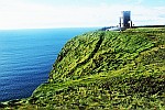 Cliffs-of-Moher-castle