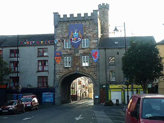Clonmel town centre arch - Public Domain Photograph