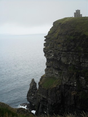 Castle atop cliffs - Public Domain Photograph
