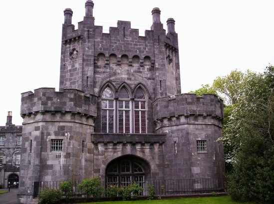 Castle scene tower - Public Domain Photograph