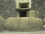 Newgrange-entrance-to-tomb
