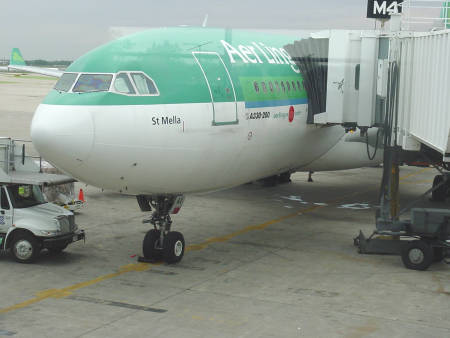 Airplane unloading - Public Domain Photograph