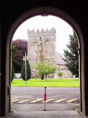 Castle through arch - Public Domain Photograph