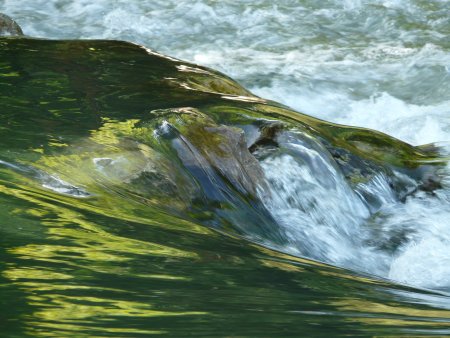 Dramatic waterflow waves - Public Domain Photograph