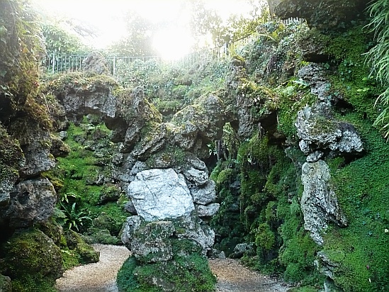 Rocky arch - Public Domain Photograph